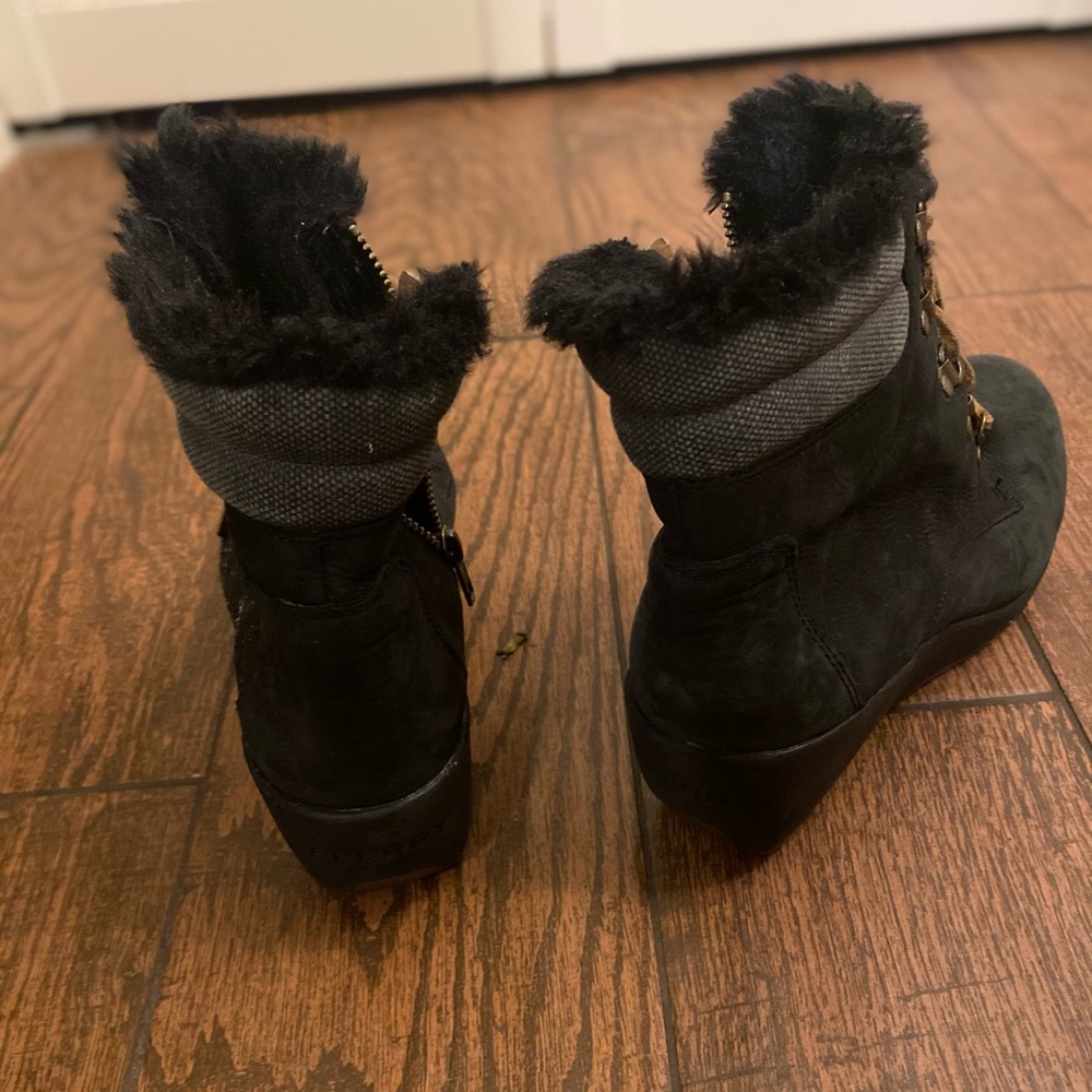 Sperry faux fur winter snow boots